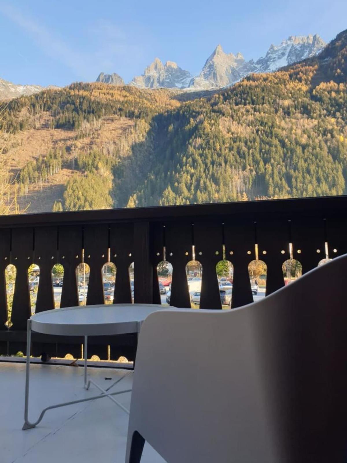 Mont Blanc View Apt In The Heart Of Chamonix Exterior photo