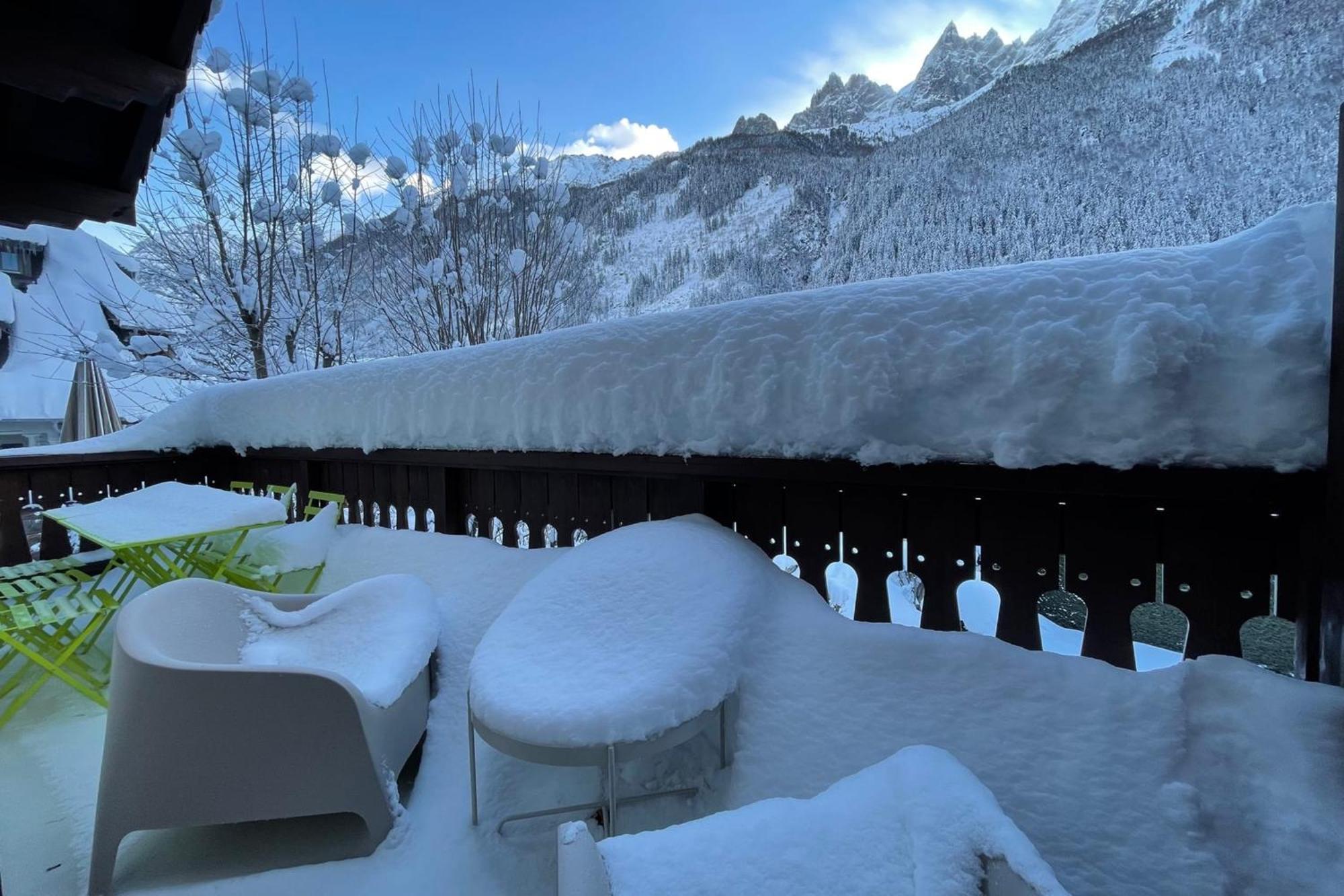 Mont Blanc View Apt In The Heart Of Chamonix Exterior photo